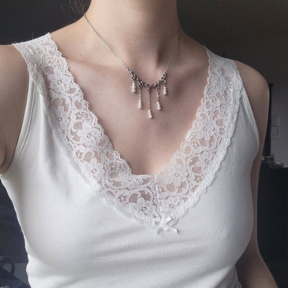 Vintage Victorian white pearl chandelier necklace with a small silver chain - Picture 5 of 9